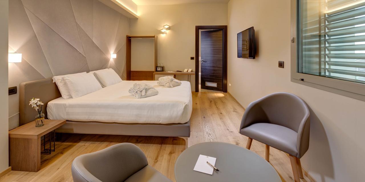 Hotel The Cube Fidenza Exterior photo